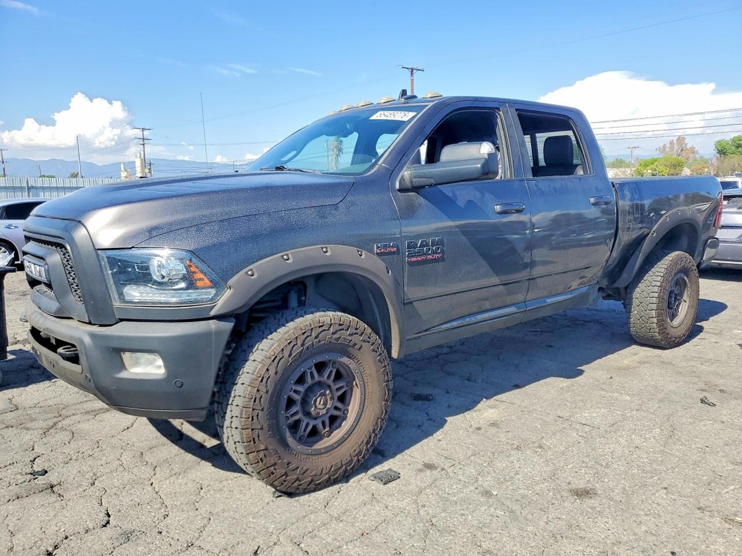 Vue de 2017 RAM 2500 POWERWAGON, angle 1