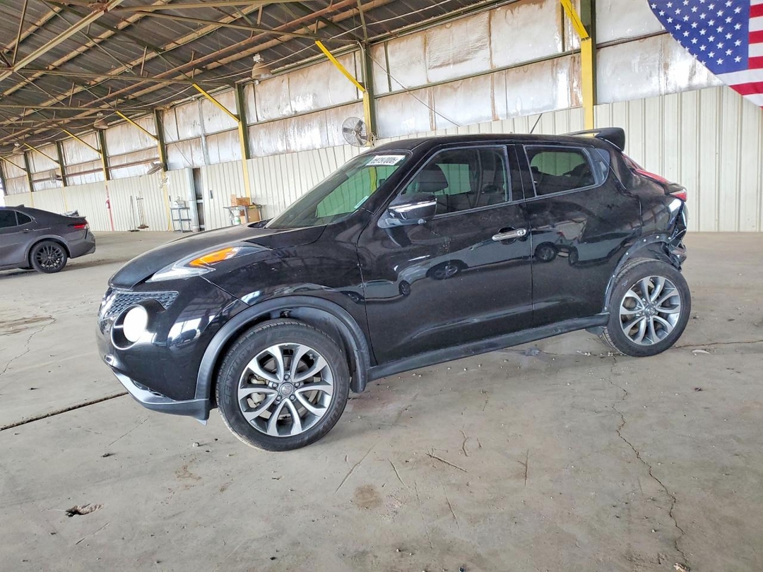 Vue de 2015 NISSAN JUKE SV, angle 1