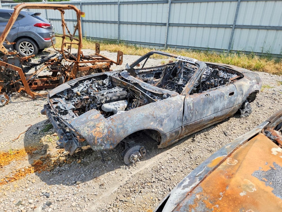 Vista de 1997 MAZDA MX-5 MIATA, ángulo 1