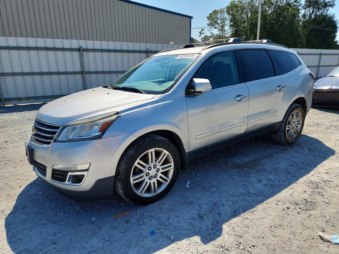 Вид 2013 CHEVROLET TRAVERSE LT, угол 1