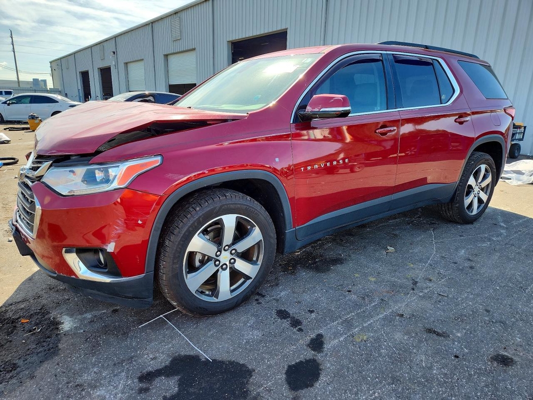 Вид 2019 CHEVROLET TRAVERSE LT, угол 1