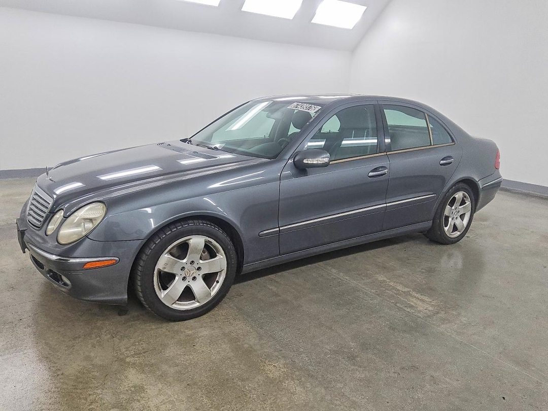 Вид 2006 MERCEDES-BENZ E 500, угол 1