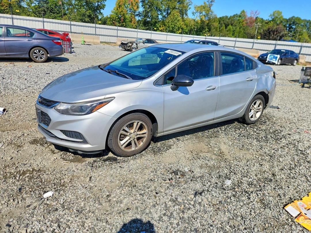 Vue de 2016 CHEVROLET CRUZE LT, angle 1