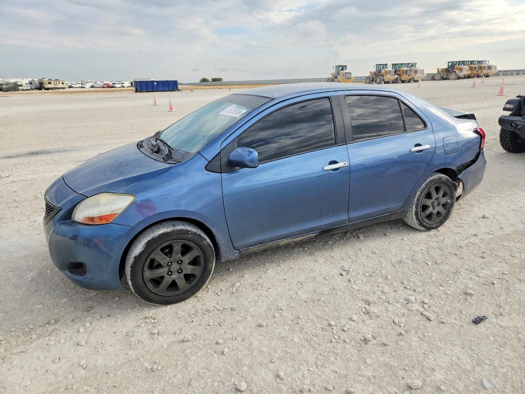 منظر 2009 TOYOTA YARIS BASE، زاوية 1