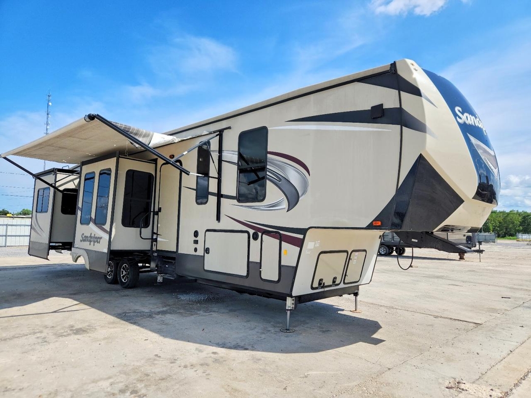 منظر 2018 FOREST RIVER SANDPIPER CAMPER، زاوية 1