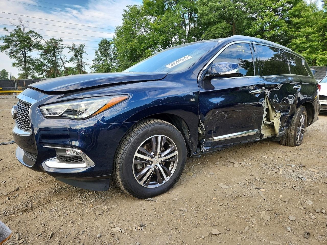 منظر 2019 INFINITI QX60 LUXE، زاوية 1