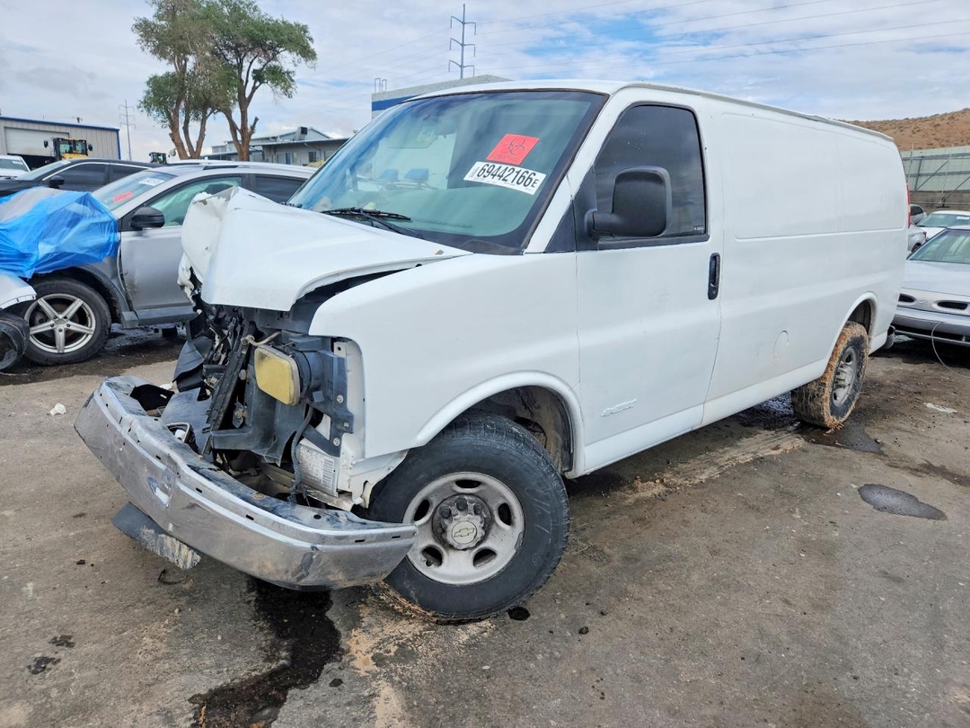 منظر 2006 CHEVROLET EXPRESS G2500، زاوية 1