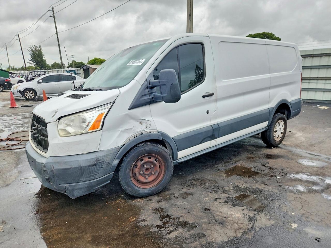 Vista de 2018 FORD TRANSIT T-250 DELIVERY VAN, ángulo 1