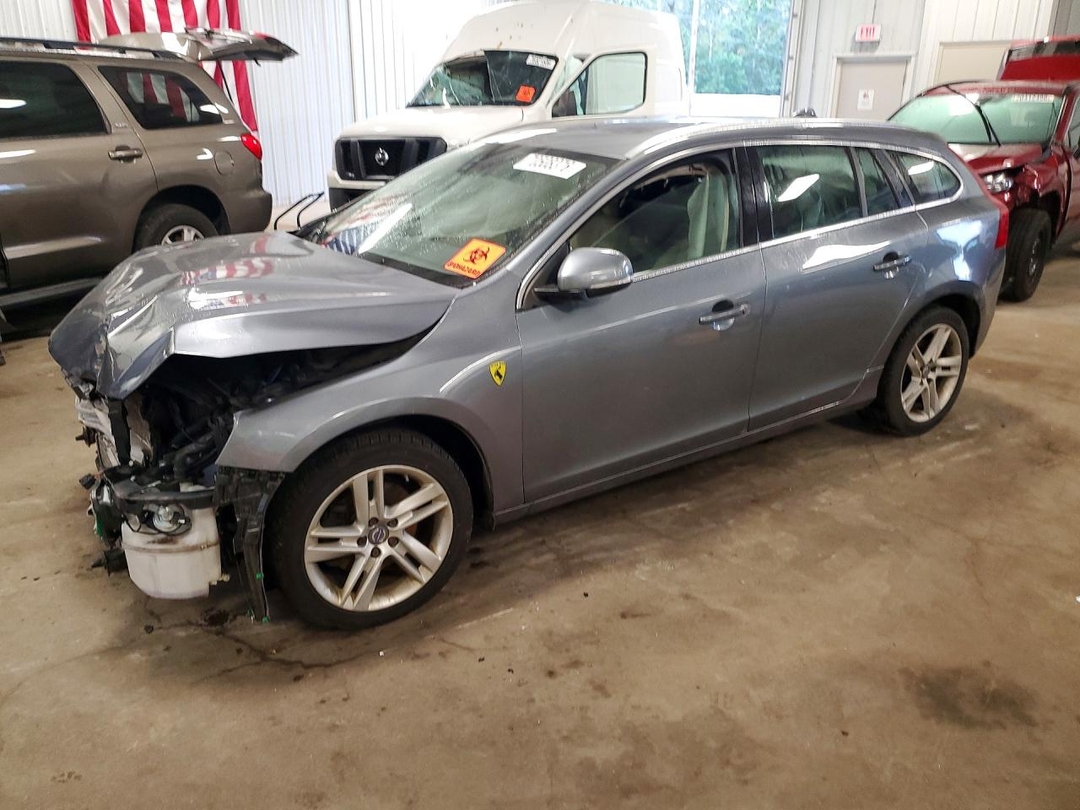 منظر 2017 VOLVO V60 T5 PREMIER، زاوية 1