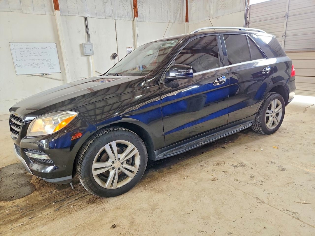 Vista de 2013 MERCEDES-BENZ ML 350 4MATIC, ángulo 1