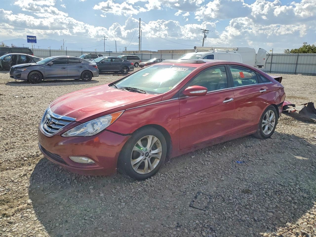 Vue de 2013 HYUNDAI SONATA LIMITED, angle 1