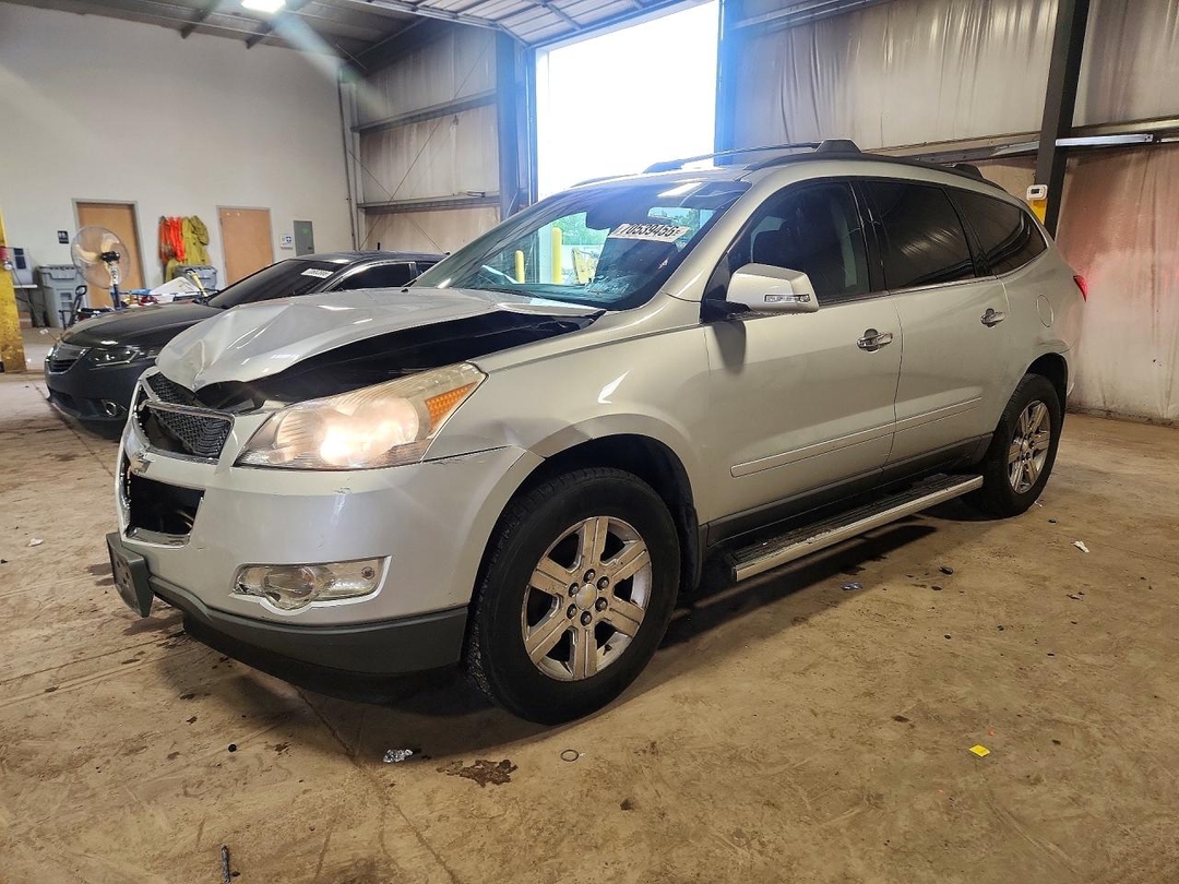 Vista de 2012 CHEVROLET TRAVERSE LT, ángulo 1