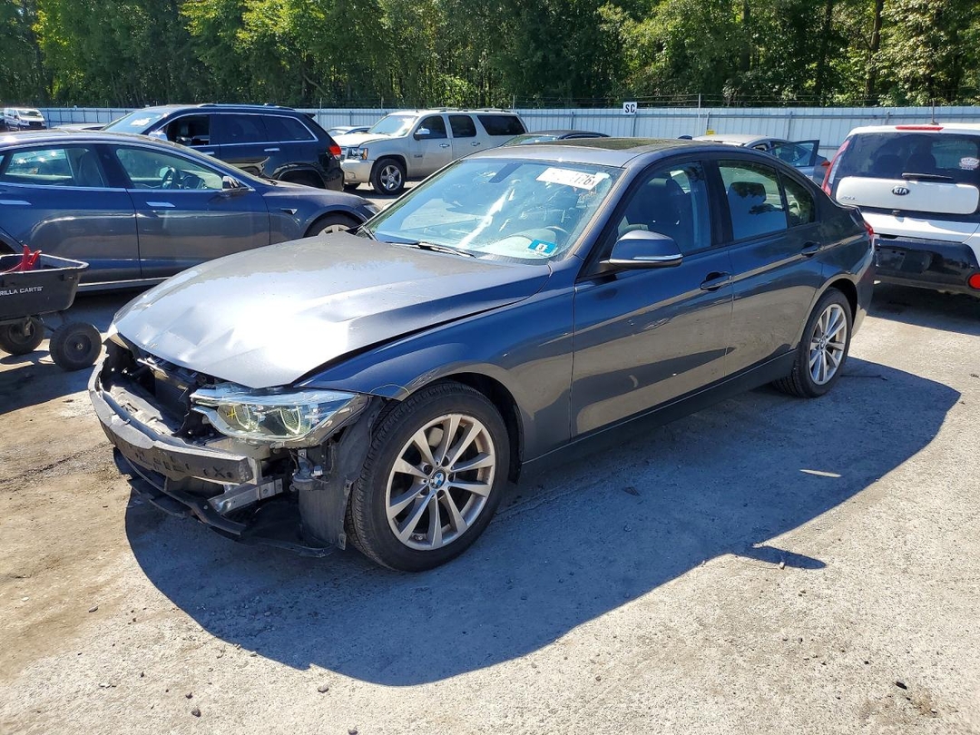 Vista de 2018 BMW 320 XI, ángulo 1