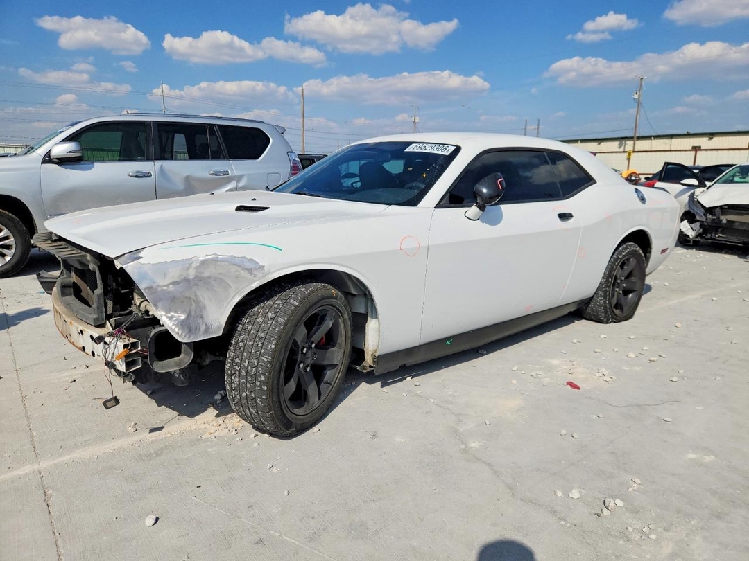 Vue de 2013 DODGE CHALLENGER SXT, angle 1