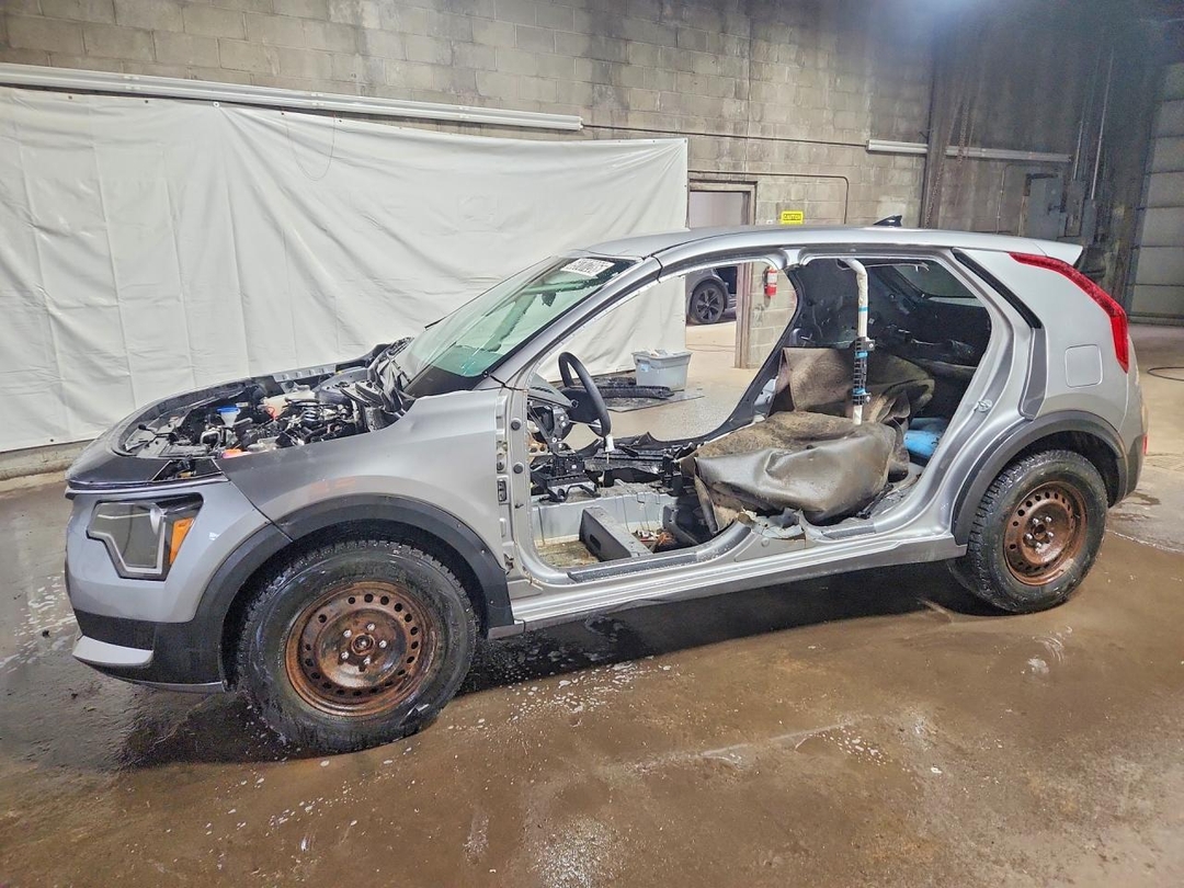 Vue de 2026 KIA NIRO LX, angle 1