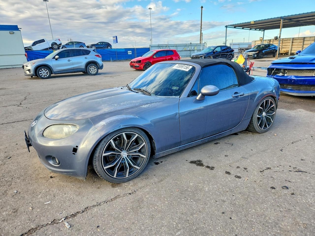 Vista de 2006 MAZDA MX-5 MIATA, ángulo 1