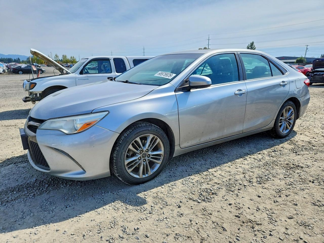منظر 2015 TOYOTA CAMRY SE، زاوية 1