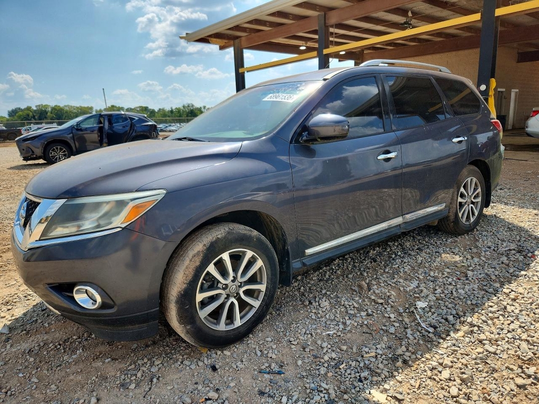 Vue de 2013 NISSAN PATHFINDER S, angle 1
