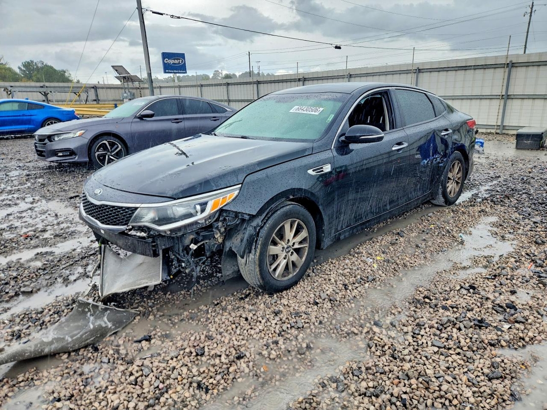 منظر 2016 KIA OPTIMA LX، زاوية 1