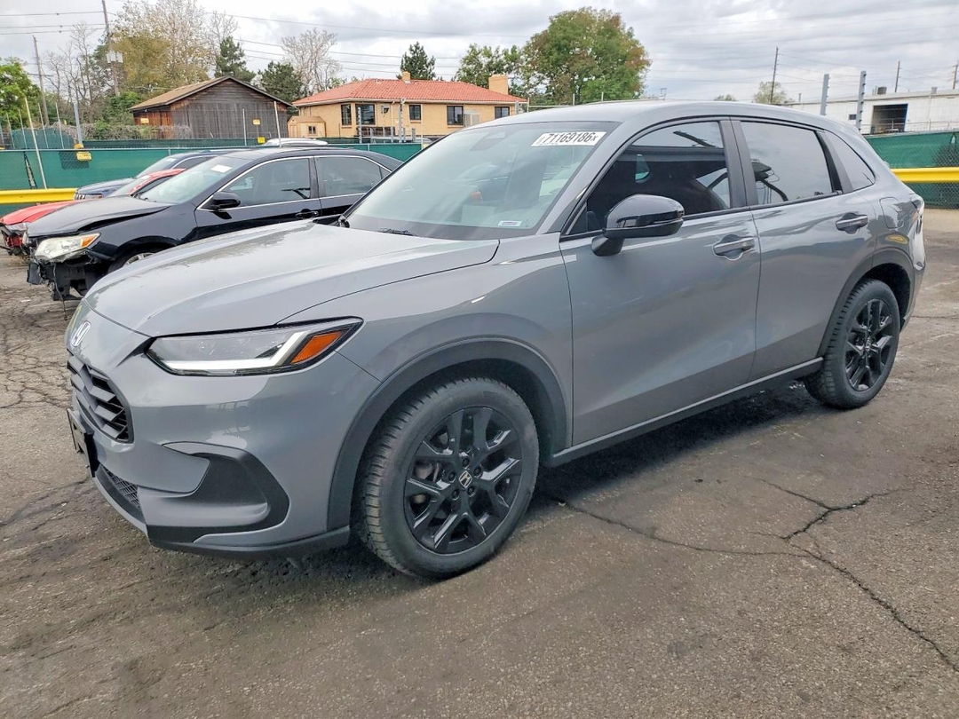 Вид 2023 HONDA HR-V SPORT, угол 1