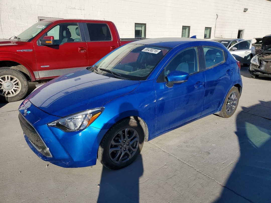Vedere 2020 TOYOTA YARIS HATCHBACK LE, unghi 1