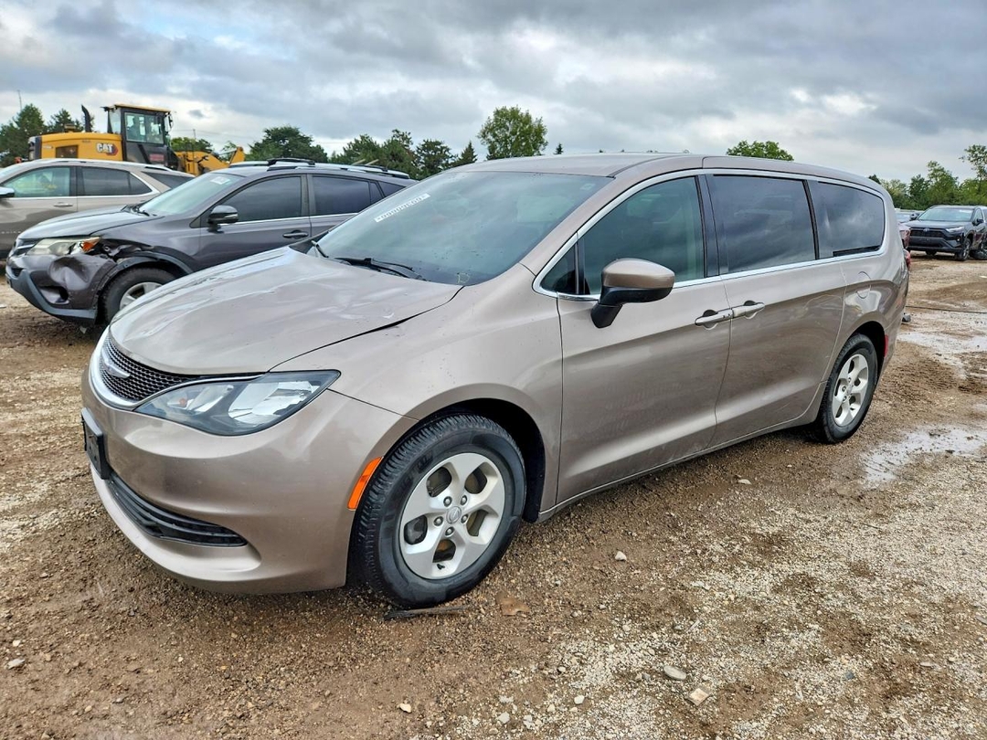 Вид 2017 CHRYSLER PACIFICA LX, угол 1