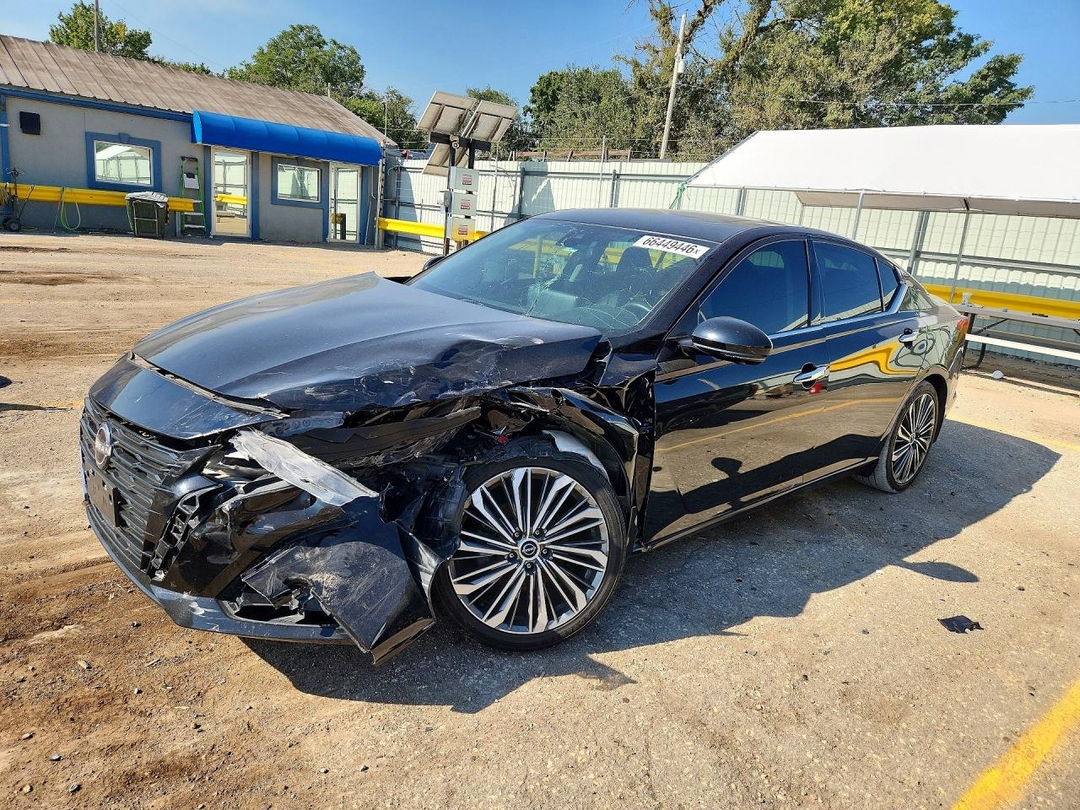 Вид 2023 NISSAN ALTIMA SL, угол 1