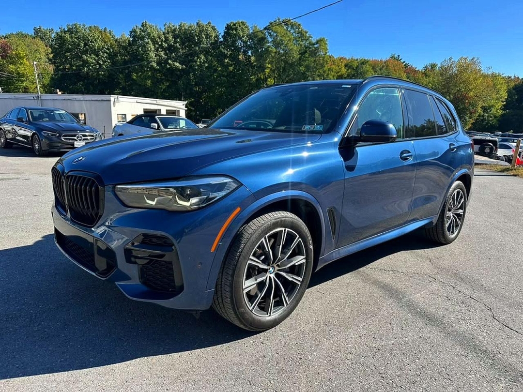 Vue de 2022 BMW X5 XDRIVE40I, angle 1