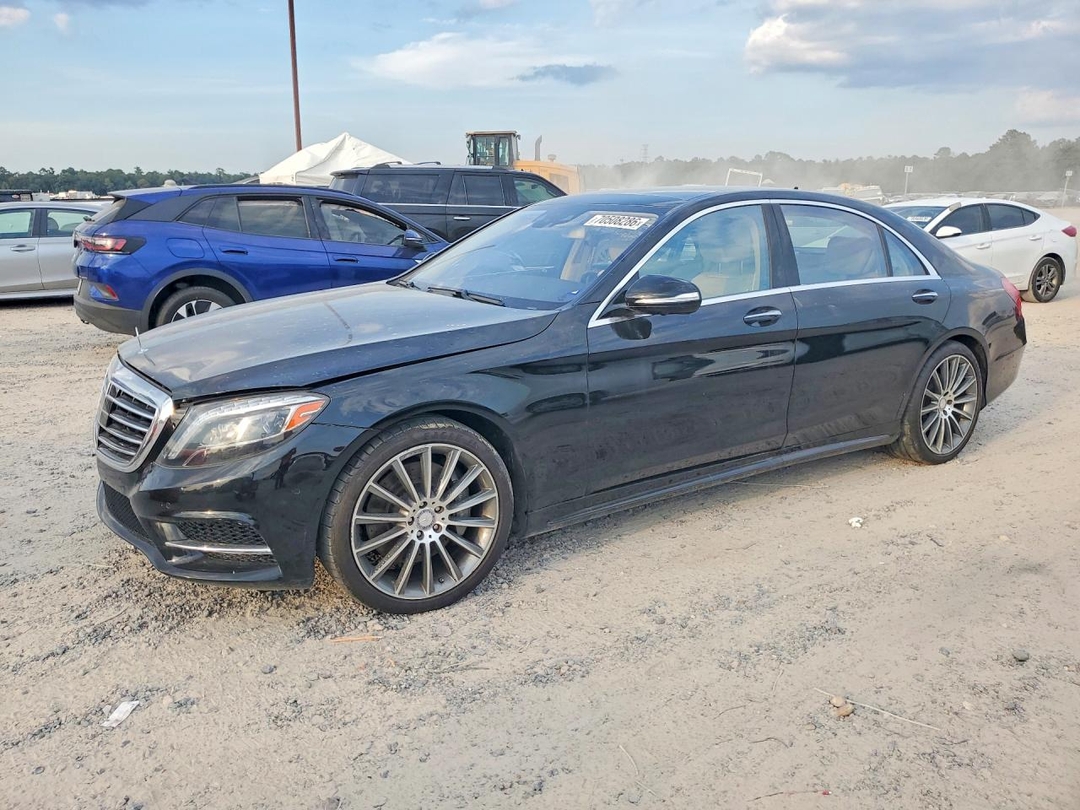 Vue de 2014 MERCEDES-BENZ S 550, angle 1