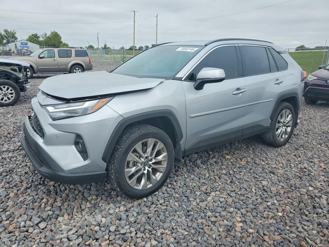 Vue de 2025 TOYOTA RAV4 XLE PREMIUM, angle 1