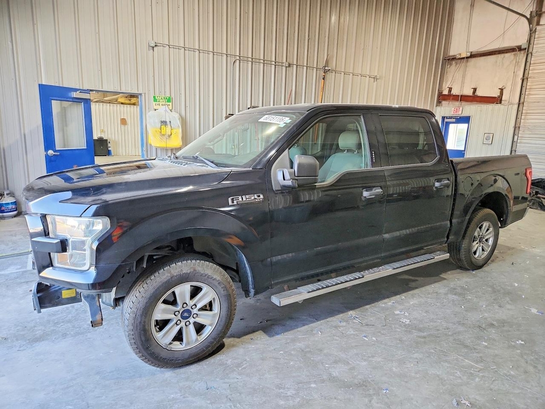 Вид 2017 FORD F150 SUPERCREW, угол 1