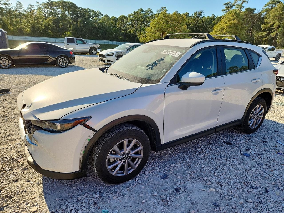Vue de 2023 MAZDA CX-5, angle 1