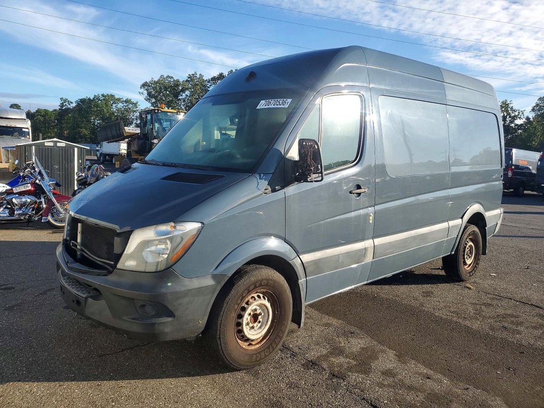 Vue de 2018 MERCEDES BENZ SPRINTER 2500 DELIVERY VAN, angle 1