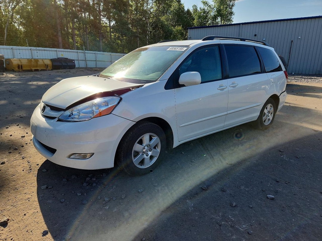 منظر 2009 TOYOTA SIENNA XLE، زاوية 1