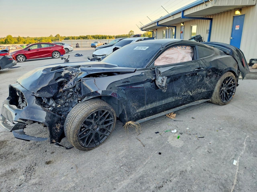 Вид 2015 FORD MUSTANG, угол 1