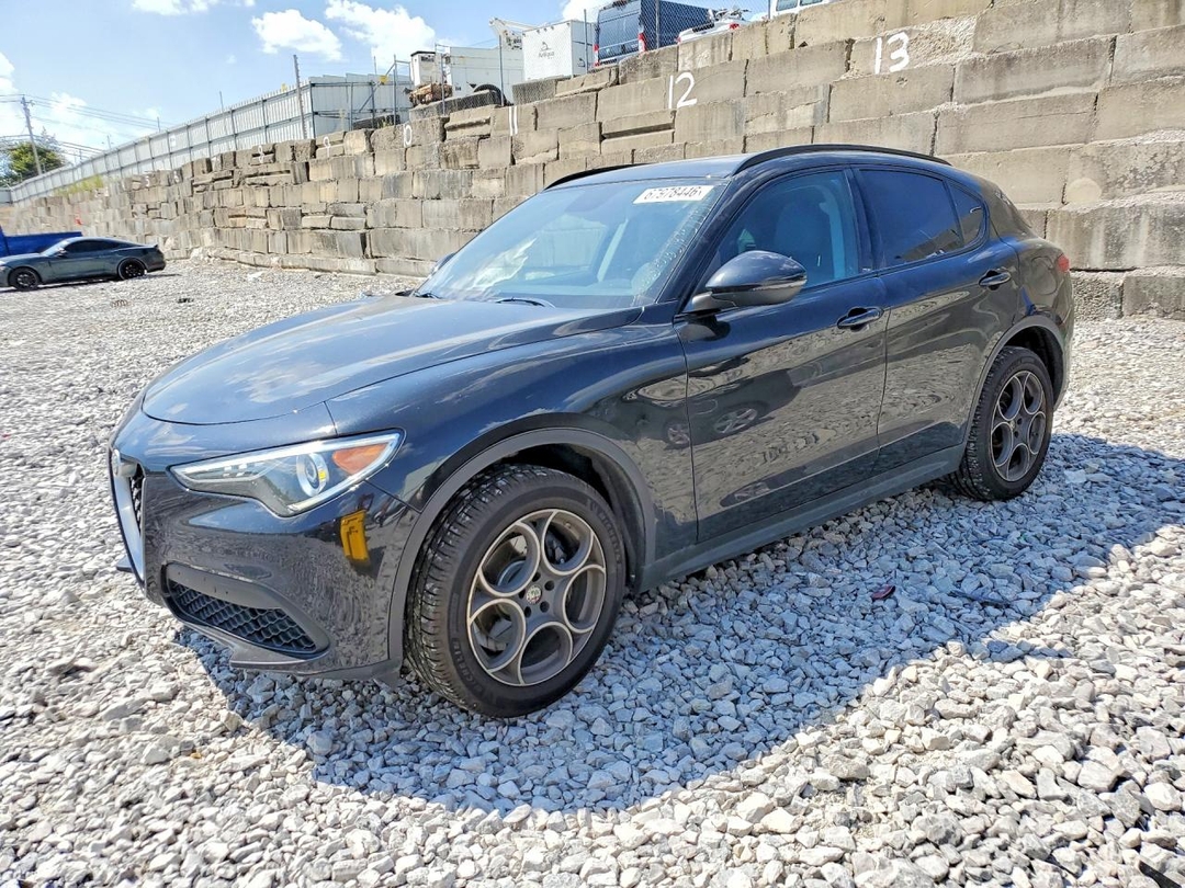 Vista de 2018 ALFA ROMEO STELVIO SPORT, ángulo 1