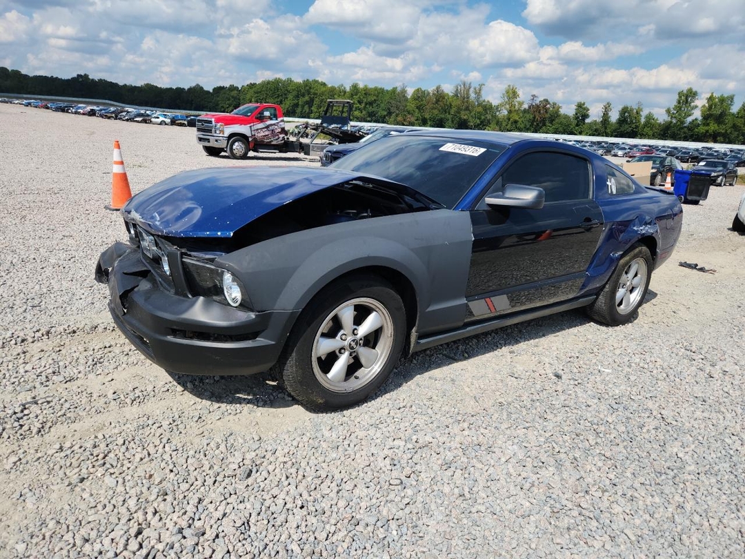Vue de 2007 FORD MUSTANG, angle 1