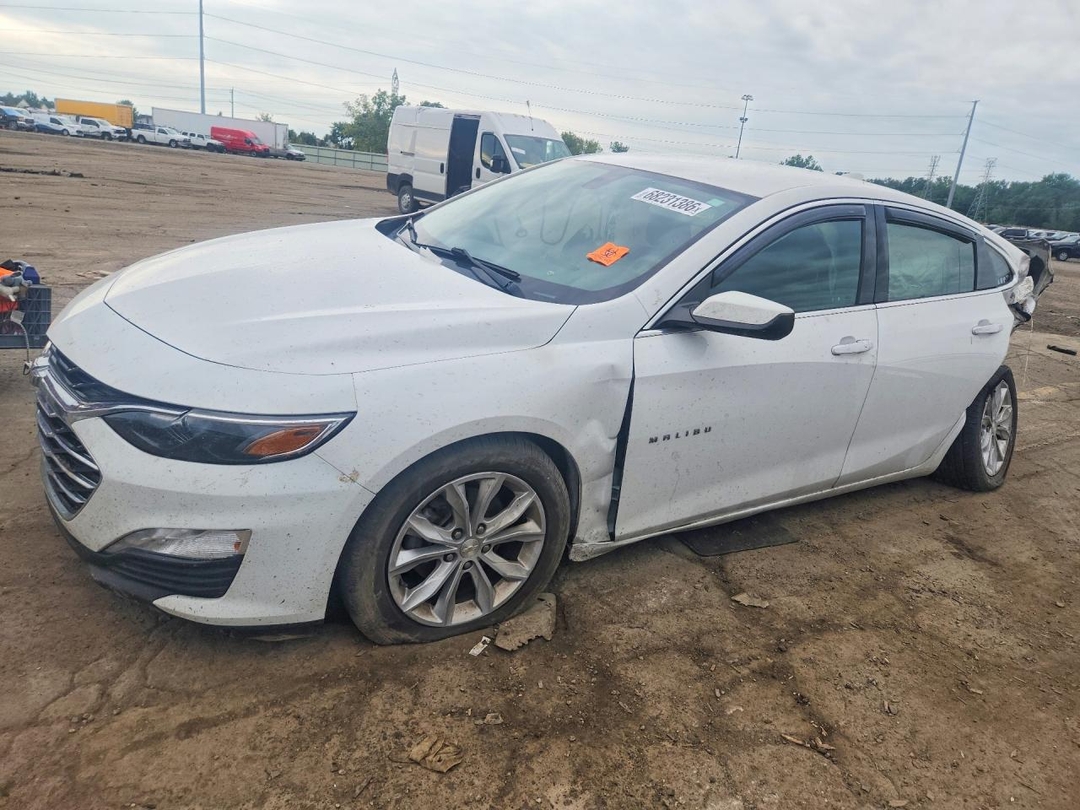 Vue de 2020 CHEVROLET MALIBU LT, angle 1