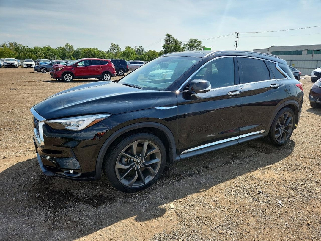 Vedere 2019 INFINITI QX50 ESSENTIAL, unghi 1