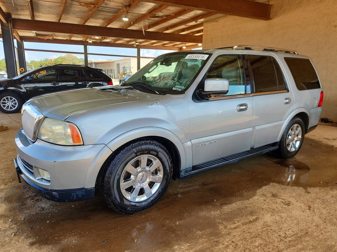 Vista de 2006 LINCOLN NAVIGATOR, ángulo 1