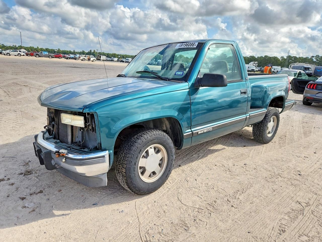 منظر 1997 GMC SIERRA C1500، زاوية 1