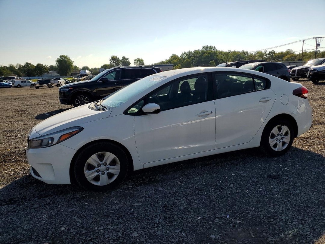 Vue de 2018 KIA FORTE LX, angle 1