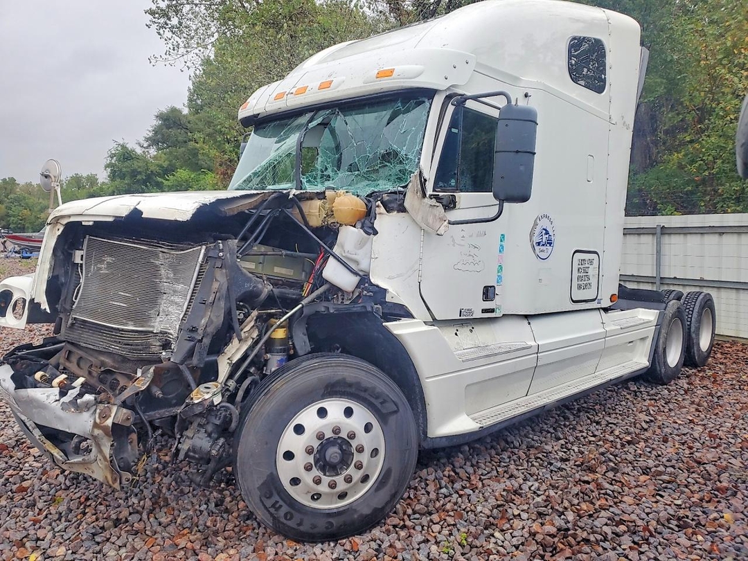 منظر 2005 FREIGHTLINER CST120 SEMI TRUCK، زاوية 1