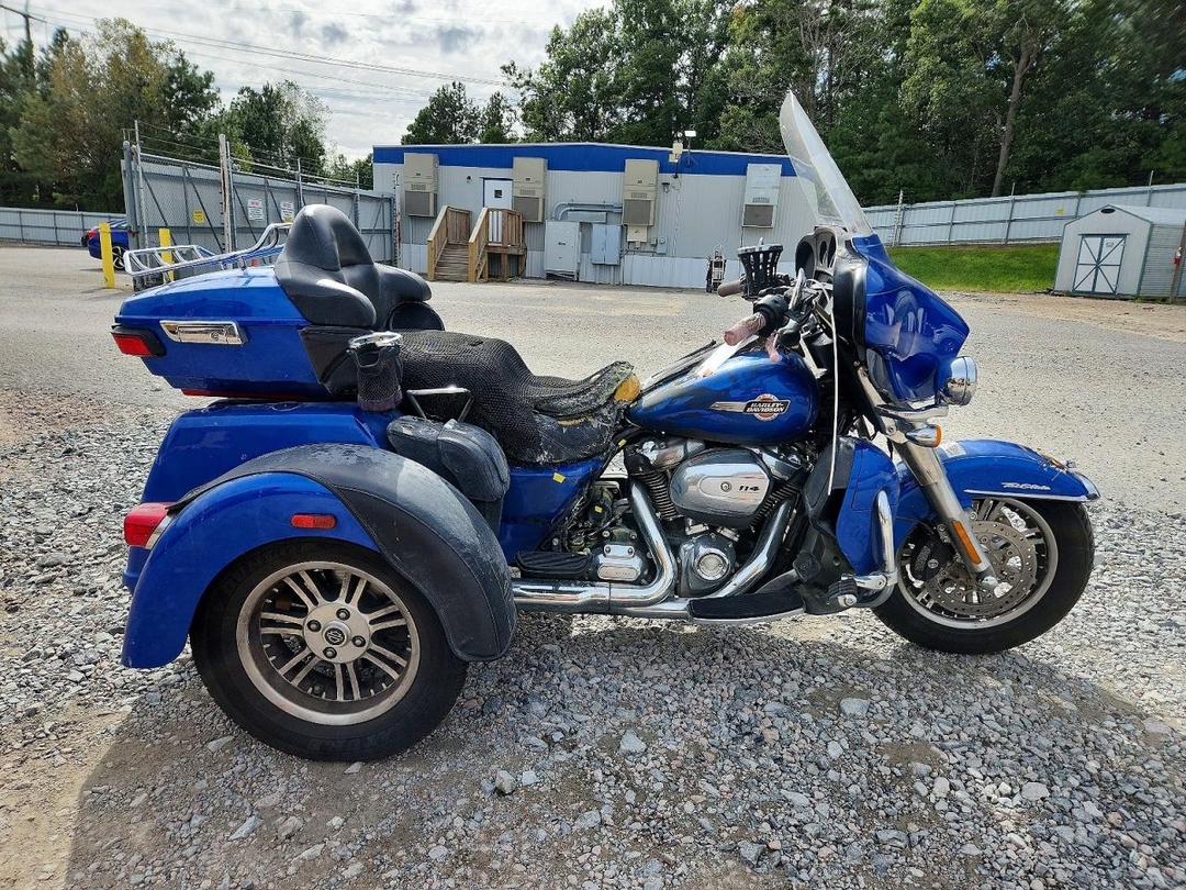 منظر 2024 HARLEY-DAVIDSON FLHTCUTG، زاوية 1