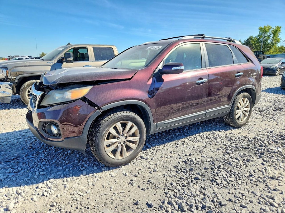منظر 2011 KIA SORENTO LX، زاوية 1