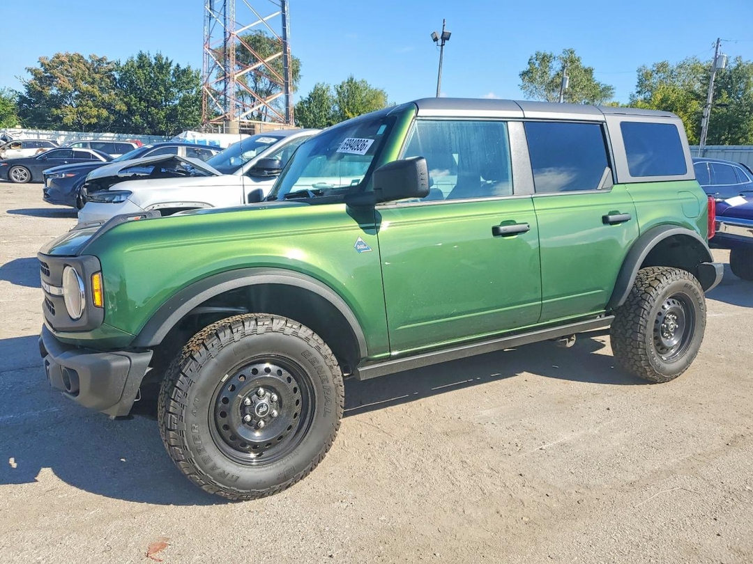 منظر 2022 FORD BRONCO BASE، زاوية 1