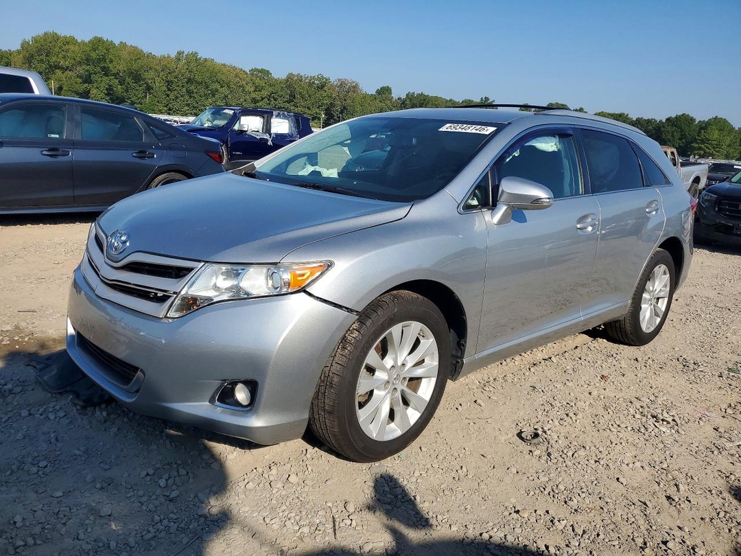 Vista de 2015 TOYOTA VENZA LE, ángulo 1