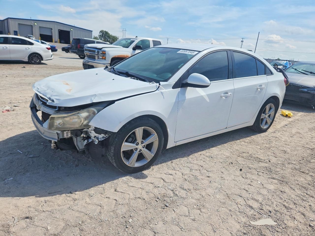 Vue de 2013 CHEVROLET CRUZE LT, angle 1
