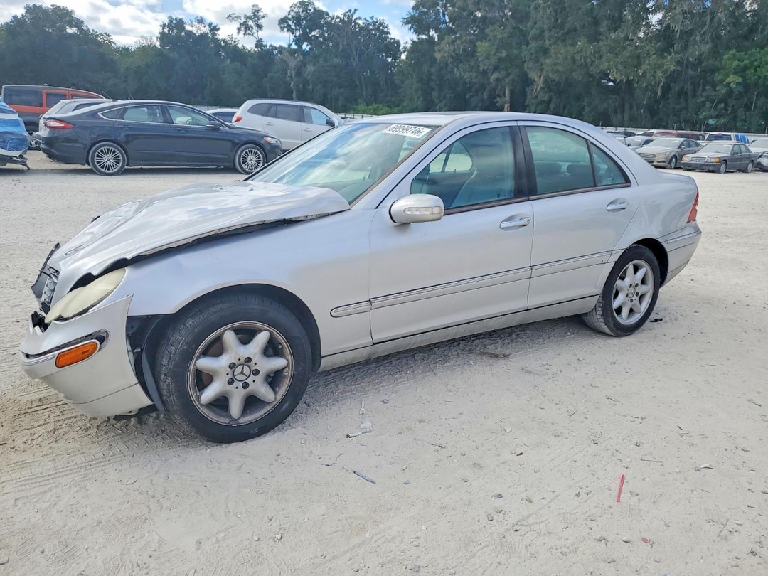 Вид 2002 MERCEDES-BENZ C 240, угол 1
