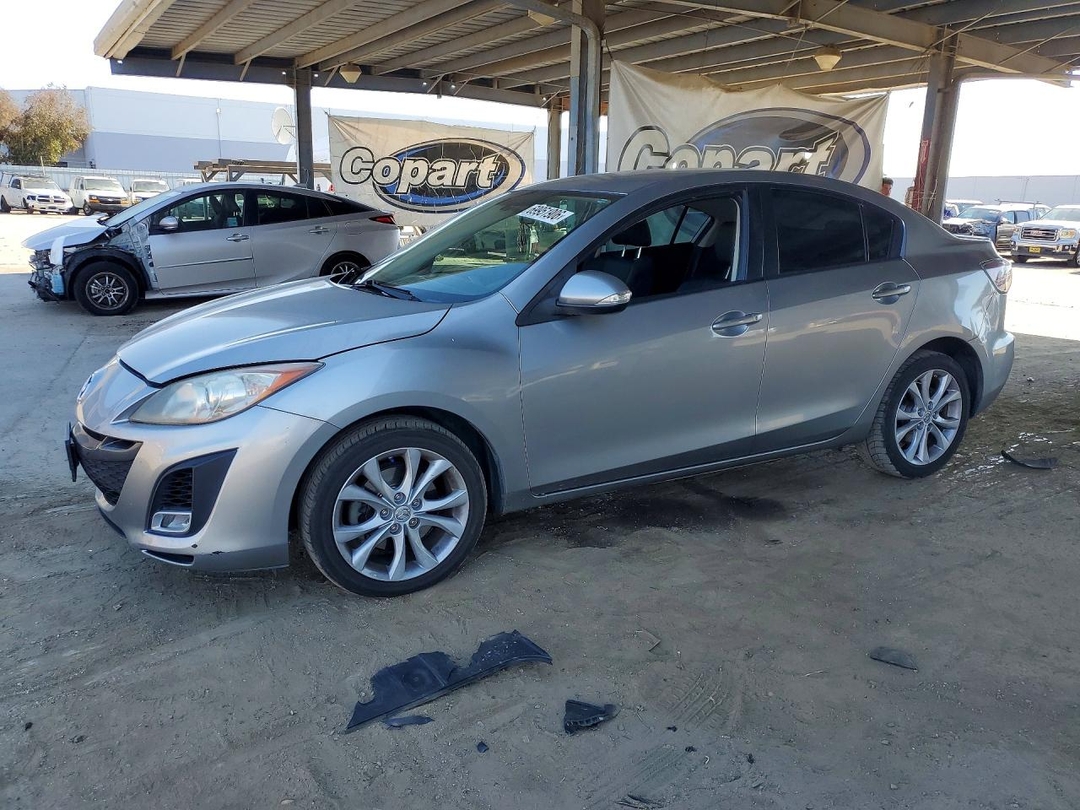 Vue de 2010 MAZDA 3 S, angle 1
